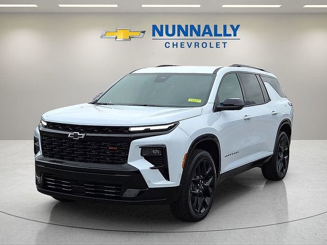 2026 Chevrolet Traverse RS in Polar White Tricoat — front three-quarter view