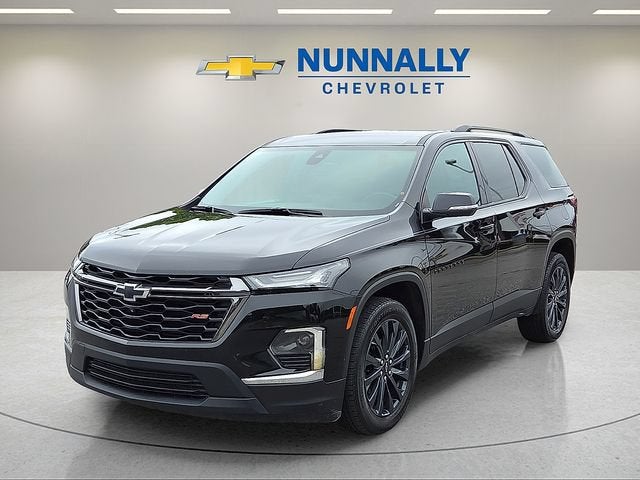 2023 Chevrolet Traverse RS in Mosaic Black Metallic — front three-quarter view
