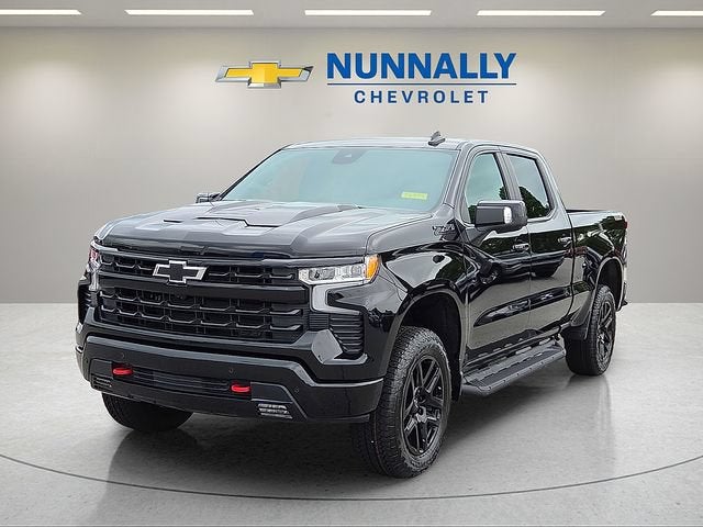 2026 Chevrolet Silverado 1500 LT Trail Boss in Black — front three-quarter view